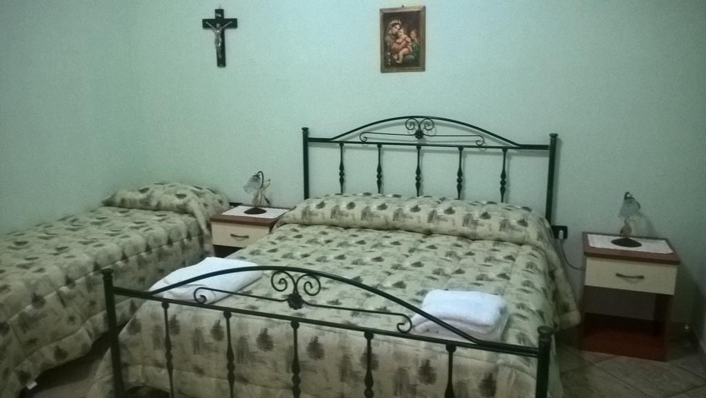 Bed and Breakfast Le Tre Rose Di Maria Ното Номер фото
